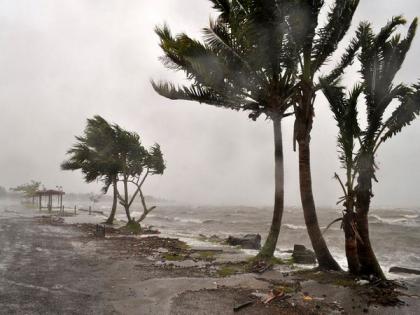 Cyclone Tauktae hits Karnataka coast; NDRF teams deployed | Cyclone Tauktae hits Karnataka coast; NDRF teams deployed