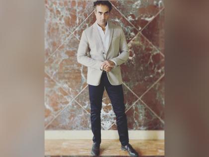Ranvir Shorey claims he received threats on instruction of Congress MLC for sharing meme | Ranvir Shorey claims he received threats on instruction of Congress MLC for sharing meme Ranvir Shorey claims he received threats on instruction of Congress MLC for sharing meme | Ranvir Shorey claims he received threats on instruction of Congress MLC for sharing meme