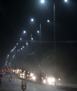 EESL targets installation of 1.6 cr more 'smart LED' streetlights by 2024 | EESL targets installation of 1.6 cr more 'smart LED' streetlights by 2024