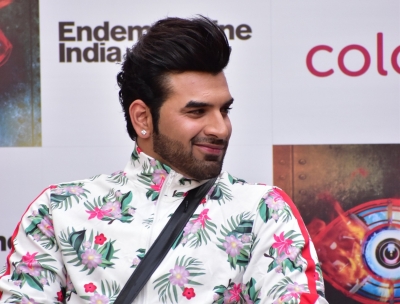 Paras Chhabra quits 'BB 13', walks away with Rs 10 lakh | Paras Chhabra quits 'BB 13', walks away with Rs 10 lakh Paras Chhabra quits 'BB 13', walks away with Rs 10 lakh | Paras Chhabra quits 'BB 13', walks away with Rs 10 lakh