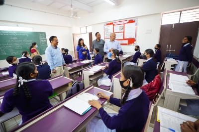 HC notice to Kejriwal govt on PIL regarding Delhi schools | HC notice to Kejriwal govt on PIL regarding Delhi schools HC notice to Kejriwal govt on PIL regarding Delhi schools | HC notice to Kejriwal govt on PIL regarding Delhi schools