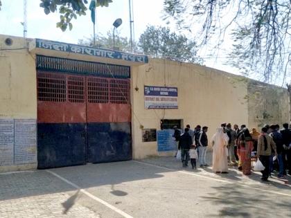 Mathura jail inmates make clothes for Banke Bihari | Mathura jail inmates make clothes for Banke Bihari