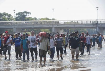 2 men sentenced for transporting 118 Central American migrants in cargo truck | 2 men sentenced for transporting 118 Central American migrants in cargo truck