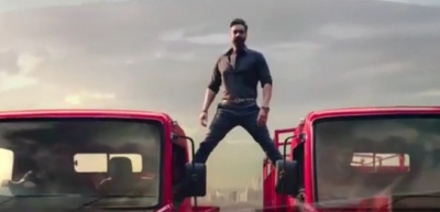 Ajay Devgn to Anand Mahindra: Was great shooting truck stunt commercial | Ajay Devgn to Anand Mahindra: Was great shooting truck stunt commercial