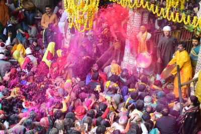 Holi spreads colours of joy in Braj mandal to dispel Covid gloom | Holi spreads colours of joy in Braj mandal to dispel Covid gloom