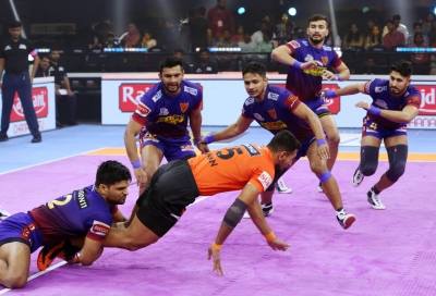 PKL 9: Amit Hooda shines as Dabang Delhi defeat U Mumba to keep Playoffs hopes alive | PKL 9: Amit Hooda shines as Dabang Delhi defeat U Mumba to keep Playoffs hopes alive