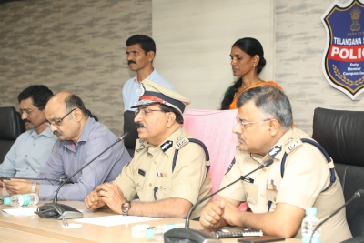Telangana police officer, son flout quarantine; alert in AP too | Telangana police officer, son flout quarantine; alert in AP too Telangana police officer, son flout quarantine; alert in AP too | Telangana police officer, son flout quarantine; alert in AP too