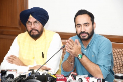 Centre highlighting stubble burning issue to divert attention: Punjab ministers | Centre highlighting stubble burning issue to divert attention: Punjab ministers