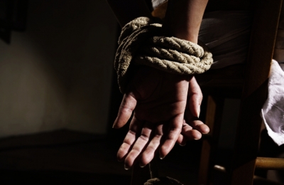 Kids tied, dragged on theft suspicion in Lucknow | Kids tied, dragged on theft suspicion in Lucknow Kids tied, dragged on theft suspicion in Lucknow | Kids tied, dragged on theft suspicion in Lucknow