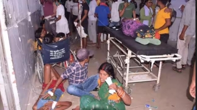 Jharkhand: 150 fall sick after having food at village fair | Jharkhand: 150 fall sick after having food at village fair