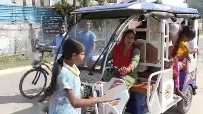 Seema Devi shatters glass ceiling, becomes Jammu's first female e-rickshaw driver | Seema Devi shatters glass ceiling, becomes Jammu's first female e-rickshaw driver