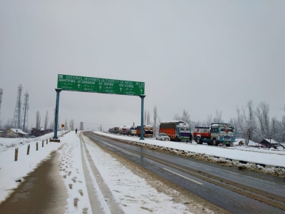 Traffic on Srinagar-Jammu highway to remain suspended for 14 hours from Saturday | Traffic on Srinagar-Jammu highway to remain suspended for 14 hours from Saturday