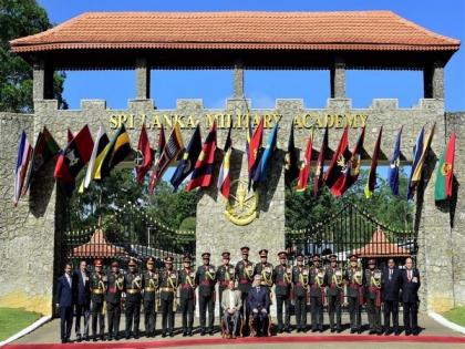 Sri Lankan Army officers honour their Indian Army 'guru' who trained them to fight LTTE 30 years ago | Sri Lankan Army officers honour their Indian Army 'guru' who trained them to fight LTTE 30 years ago