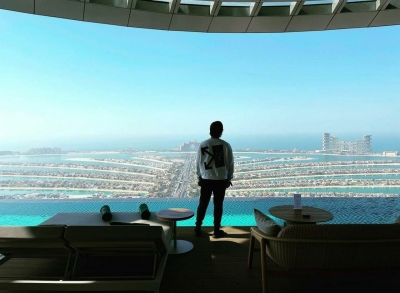 Allu Arjun savours the views of Dubai's skyline | Allu Arjun savours the views of Dubai's skyline