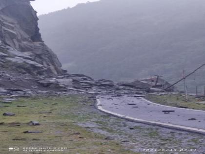 Uttarkashi-Gangotri highway closed after landslide, heavy rainfall | Uttarkashi-Gangotri highway closed after landslide, heavy rainfall Uttarkashi-Gangotri highway closed after landslide, heavy rainfall | Uttarkashi-Gangotri highway closed after landslide, heavy rainfall