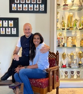 Anupam Kher visits Sindhu's house; gets bowled over by her trophies, medals | Anupam Kher visits Sindhu's house; gets bowled over by her trophies, medals