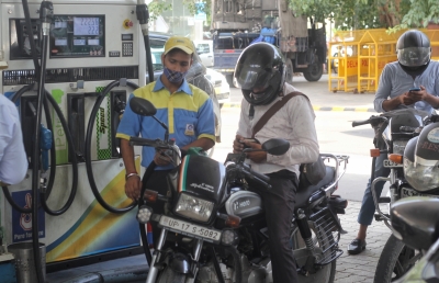 Petrol, diesel rates raised again by 35 paise/ltr | Petrol, diesel rates raised again by 35 paise/ltr