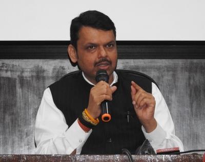 Wrong, unjust to felicitate accused in criminal cases: Fadnavis | Wrong, unjust to felicitate accused in criminal cases: Fadnavis