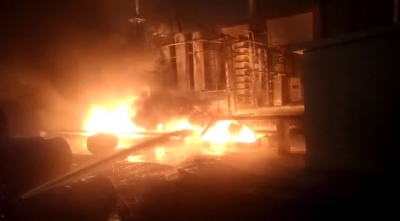 Fire breaks out in oil tank at southwest Delhi's factory | Fire breaks out in oil tank at southwest Delhi's factory Fire breaks out in oil tank at southwest Delhi's factory | Fire breaks out in oil tank at southwest Delhi's factory
