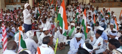 Jharkhand district collectorate under demonstrators' control for past 50 hours | Jharkhand district collectorate under demonstrators' control for past 50 hours Jharkhand district collectorate under demonstrators' control for past 50 hours | Jharkhand district collectorate under demonstrators' control for past 50 hours