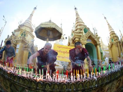 40K foreign tourists visit Myanmar's Shwedagon Pagoda in H1 | 40K foreign tourists visit Myanmar's Shwedagon Pagoda in H1