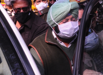 Amarinder urges Centre to resolve farmers' issue, says nothing in his hand | Amarinder urges Centre to resolve farmers' issue, says nothing in his hand Amarinder urges Centre to resolve farmers' issue, says nothing in his hand | Amarinder urges Centre to resolve farmers' issue, says nothing in his hand