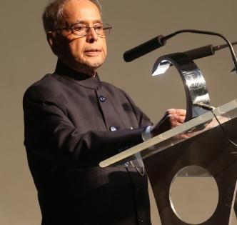 Pranab Mukherjee on ventilator support after brain surgery | Pranab Mukherjee on ventilator support after brain surgery Pranab Mukherjee on ventilator support after brain surgery | Pranab Mukherjee on ventilator support after brain surgery