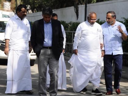 Congress Parliamentary Group meets to discuss issues for parliament’s special session at Sonia's residence | Congress Parliamentary Group meets to discuss issues for parliament’s special session at Sonia's residence Congress Parliamentary Group meets to discuss issues for parliament’s special session at Sonia's residence | Congress Parliamentary Group meets to discuss issues for parliament’s special session at Sonia's residence