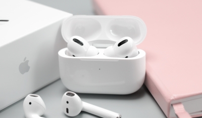 Apple may launch AirPods case with built-in touchscreen | Apple may launch AirPods case with built-in touchscreen