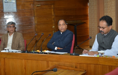 Himachal CM directs officials to ensure timely completion of development projects | Himachal CM directs officials to ensure timely completion of development projects