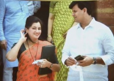 Bombay HC rejects Ranas' plea to quash FIR, couple moves for bail | Bombay HC rejects Ranas' plea to quash FIR, couple moves for bail Bombay HC rejects Ranas' plea to quash FIR, couple moves for bail | Bombay HC rejects Ranas' plea to quash FIR, couple moves for bail