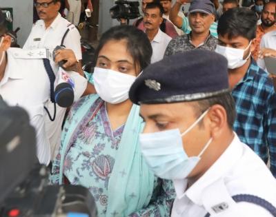 Cattle smuggling scam: Anubrata Mondal's daughter questioned by CBI | Cattle smuggling scam: Anubrata Mondal's daughter questioned by CBI