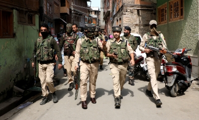 Civilian shot dead by militants in Srinagar (Lead, correcting para 3) | Civilian shot dead by militants in Srinagar (Lead, correcting para 3) Civilian shot dead by militants in Srinagar (Lead, correcting para 3) | Civilian shot dead by militants in Srinagar (Lead, correcting para 3)