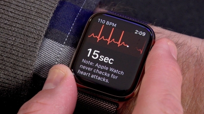 Apple Watch credited with saving woman's life | Apple Watch credited with saving woman's life