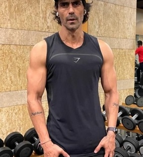 Arjun Rampal on way to recovery from back injury, to resume 'Crakk' shoot soon | Arjun Rampal on way to recovery from back injury, to resume 'Crakk' shoot soon