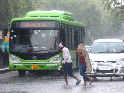 Heavy rain lashes Delhi, minimum temperature dips to 23.8 degrees | Heavy rain lashes Delhi, minimum temperature dips to 23.8 degrees