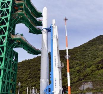 S Korea unveils homegrown space rocket for first time | S Korea unveils homegrown space rocket for first time