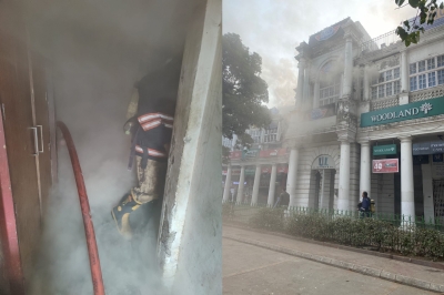 Fire breaks out in Delhi hotel | Fire breaks out in Delhi hotel