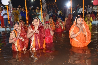 Chhath Puja ends in Bihar with prayers to rising sun | Chhath Puja ends in Bihar with prayers to rising sun
