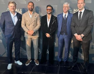 Football fanboy Ranveer soaks in Premier League action, meets legends of the game | Football fanboy Ranveer soaks in Premier League action, meets legends of the game
