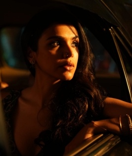Shriya Pilgaonkar glams up to play a sex worker in comedy drama 'Taaza Khabar' | Shriya Pilgaonkar glams up to play a sex worker in comedy drama 'Taaza Khabar'