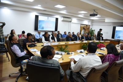 Govt, private hospitals to join hands on coronovirus | Govt, private hospitals to join hands on coronovirus Govt, private hospitals to join hands on coronovirus | Govt, private hospitals to join hands on coronovirus