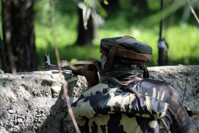 3 terrorists, cop killed in gunfight in J&K's Baramulla | 3 terrorists, cop killed in gunfight in J&K's Baramulla