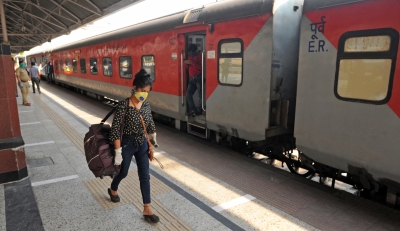 Two Rajdhani trains arrive in New Delhi from Patna, Ahmedabad | Two Rajdhani trains arrive in New Delhi from Patna, Ahmedabad