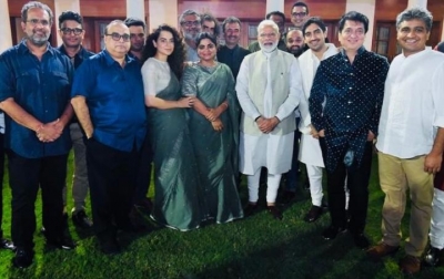 When Kangana, Ashwiny Iyer Tiwari twinned while meeting PM Modi | When Kangana, Ashwiny Iyer Tiwari twinned while meeting PM Modi When Kangana, Ashwiny Iyer Tiwari twinned while meeting PM Modi | When Kangana, Ashwiny Iyer Tiwari twinned while meeting PM Modi