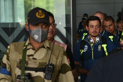 SA players to undergo self quarantine after returning from India | SA players to undergo self quarantine after returning from India