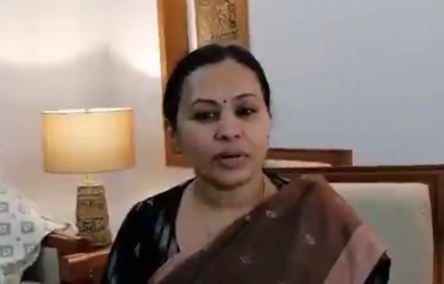 Scissor in Stomach: Woman calls off protest after minister assures action | Scissor in Stomach: Woman calls off protest after minister assures action Scissor in Stomach: Woman calls off protest after minister assures action | Scissor in Stomach: Woman calls off protest after minister assures action