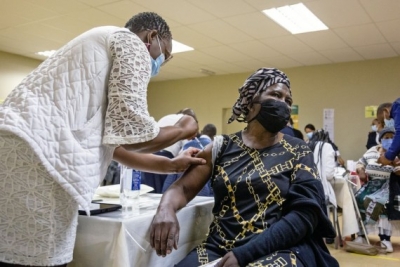 S.Africa's vax campaign faces challenge of anti-jab fake news | S.Africa's vax campaign faces challenge of anti-jab fake news