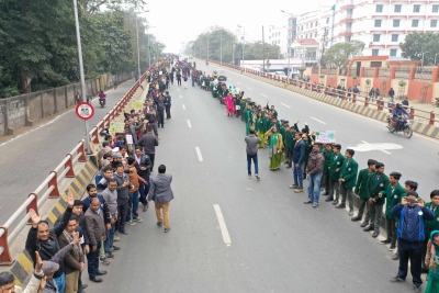 Anti-CAA protesters form human chain on R-Day in Kolkata | Anti-CAA protesters form human chain on R-Day in Kolkata