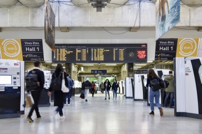 France bans travellers from entering if they were double-jabbed 9 months ago or more | France bans travellers from entering if they were double-jabbed 9 months ago or more France bans travellers from entering if they were double-jabbed 9 months ago or more | France bans travellers from entering if they were double-jabbed 9 months ago or more